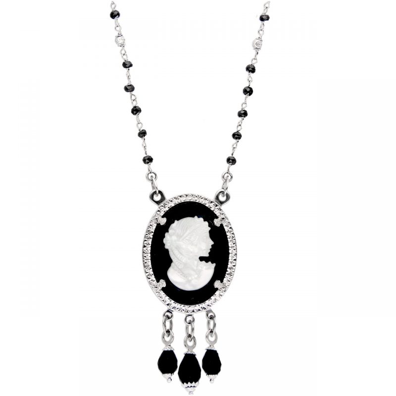 Necklace cameo with pendant white gold
