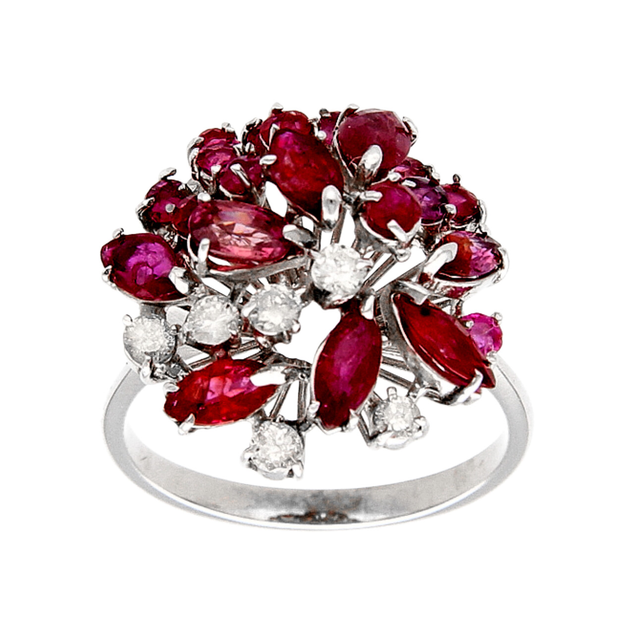 Blume-Ring aus Weißgold mit Rubinen und Diamanten 0,30 ct