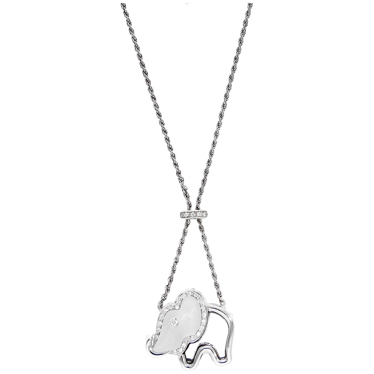 Collar de oro blanco con colgante de elefante en ágata blanca y diamantes 0.31 ct