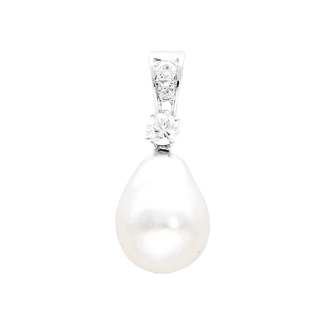White gold pendant with pearl and diamonds 0.35 ct