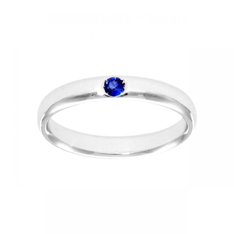 Platinum ring with sapphire