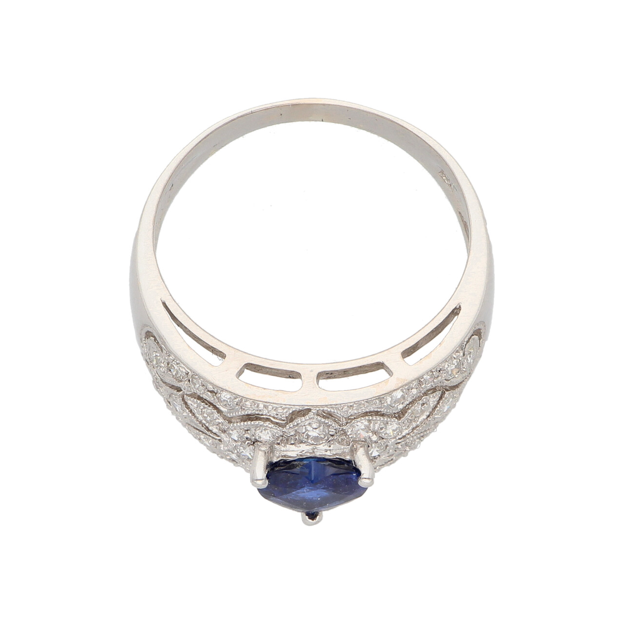 Anello oro bianco con zaffiro a cuore e diamanti_3