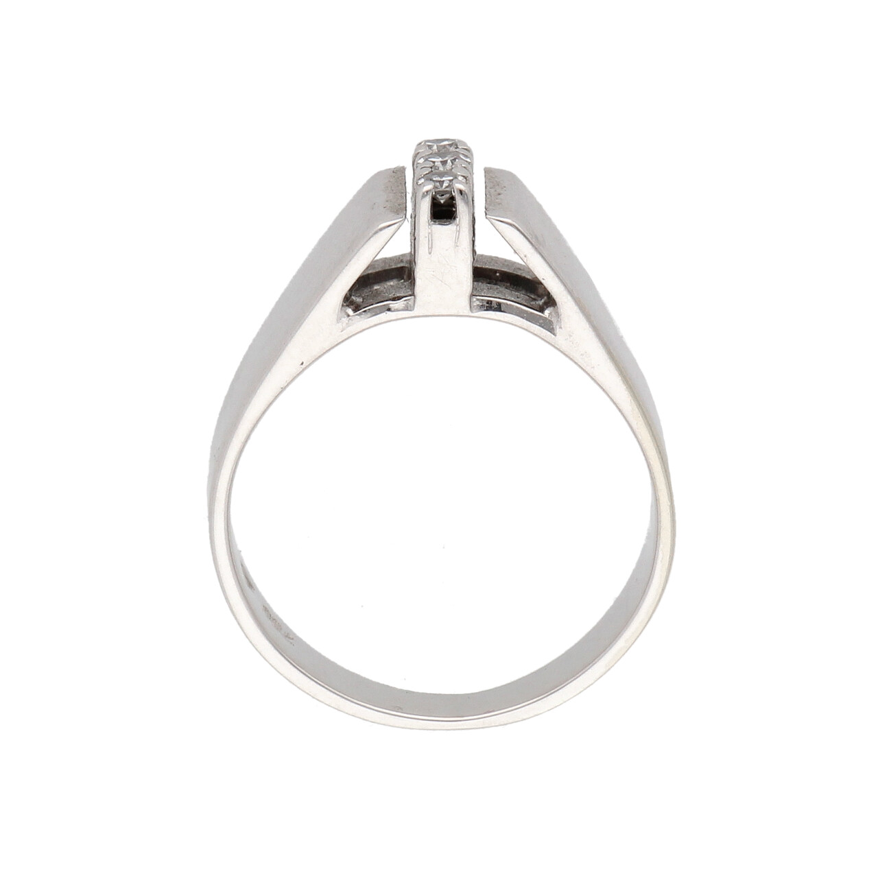 Anello oro bianco con tre diamanti_4