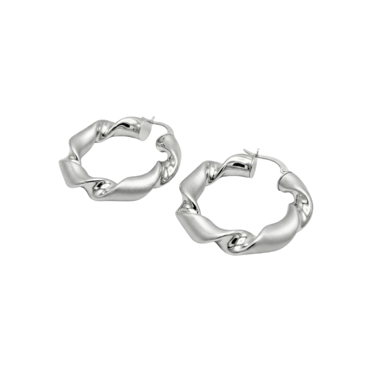 Orecchini in oro bianco lavorazione satinata_2