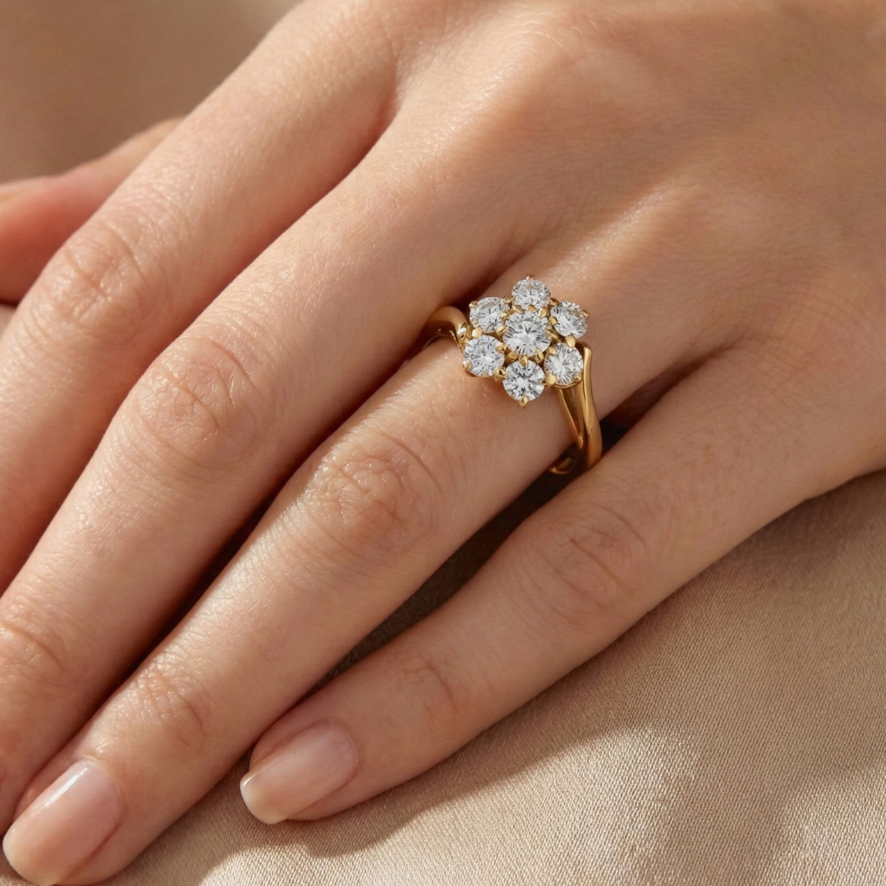 Anello oro giallo fiore di diamanti 1.50 ct_3