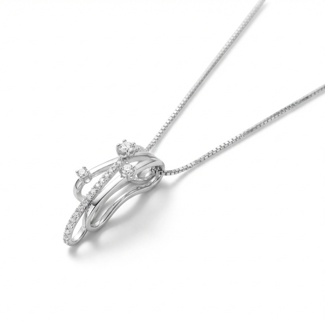 Collana e pendente in oro bianco e diamanti_2