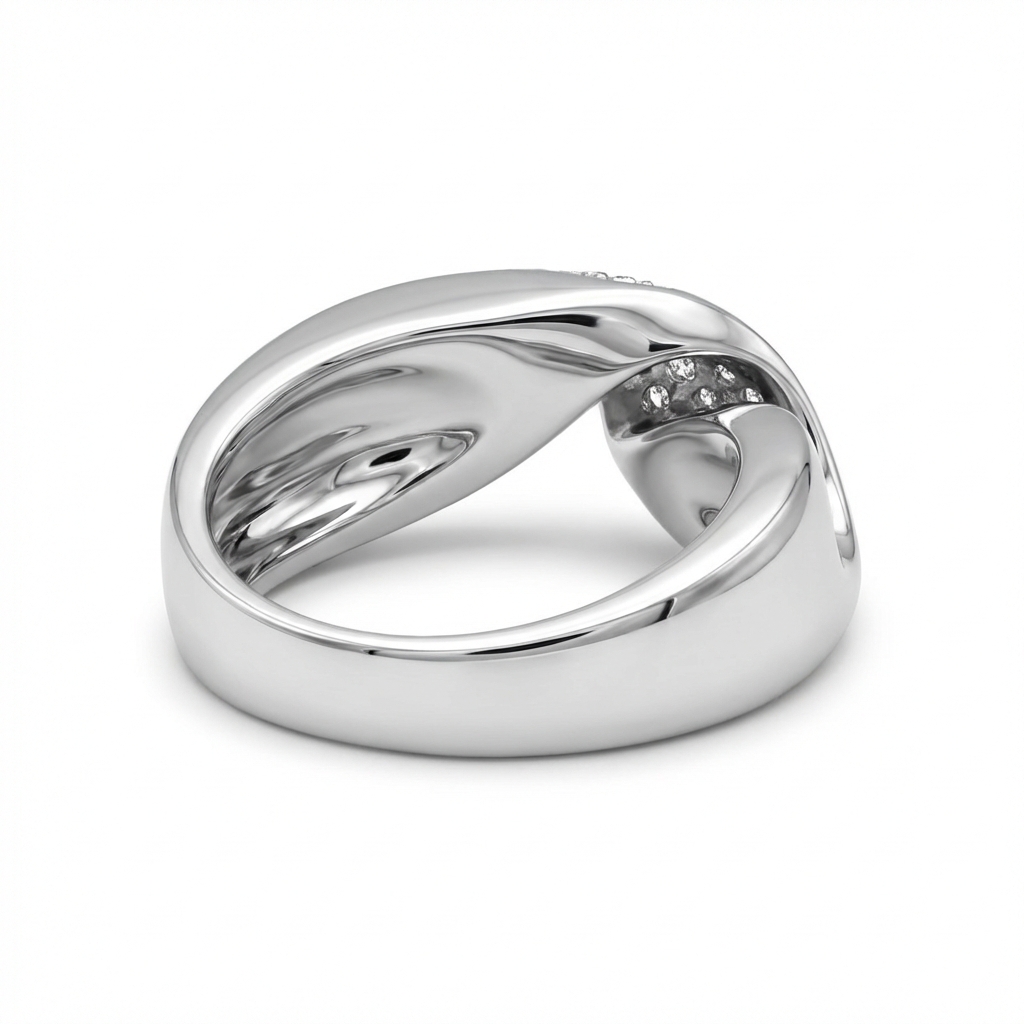 Anello moderno in oro bianco con pave' di diamanti_3