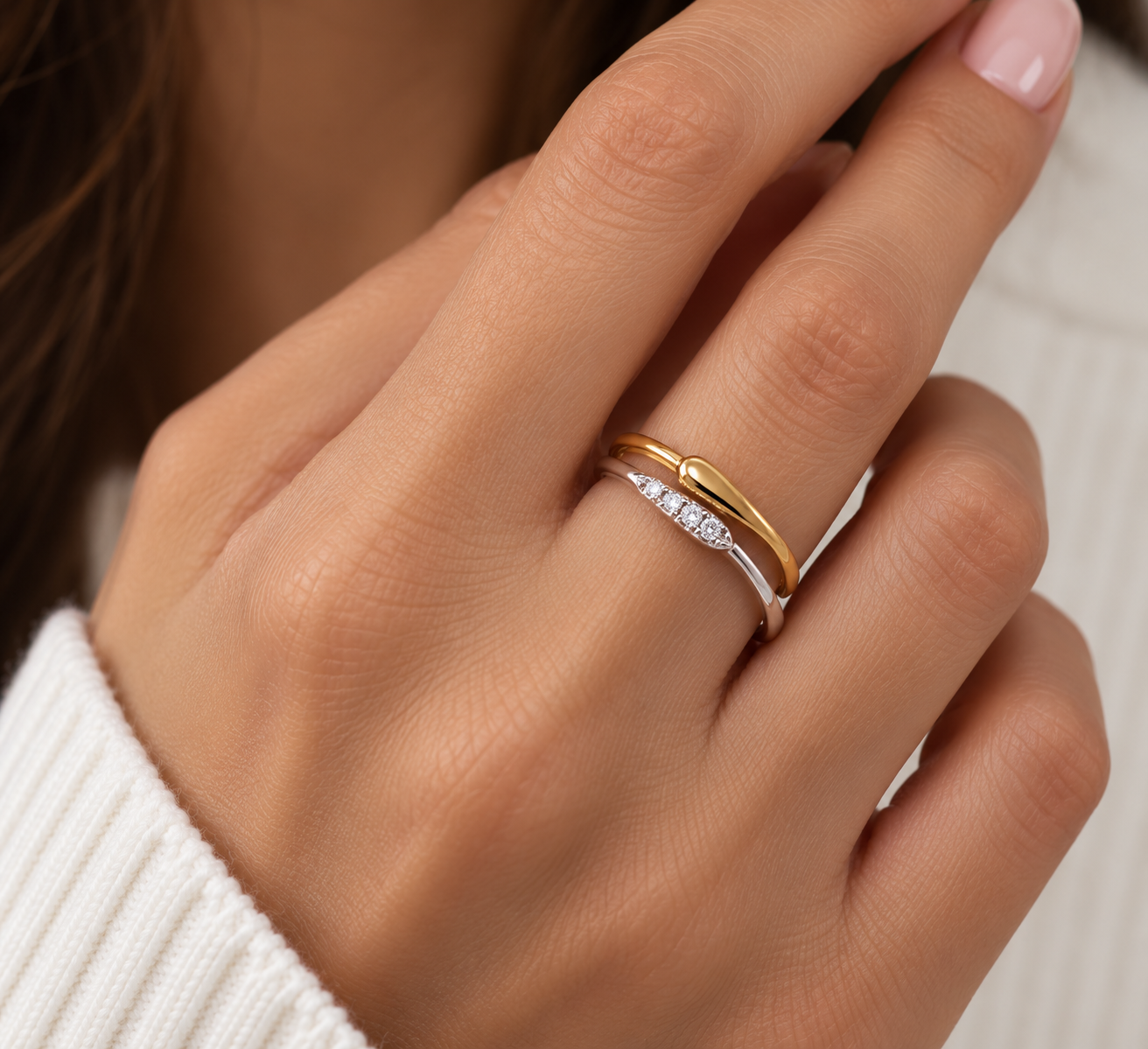 Anello in oro giallo e bianco con diamantini_3