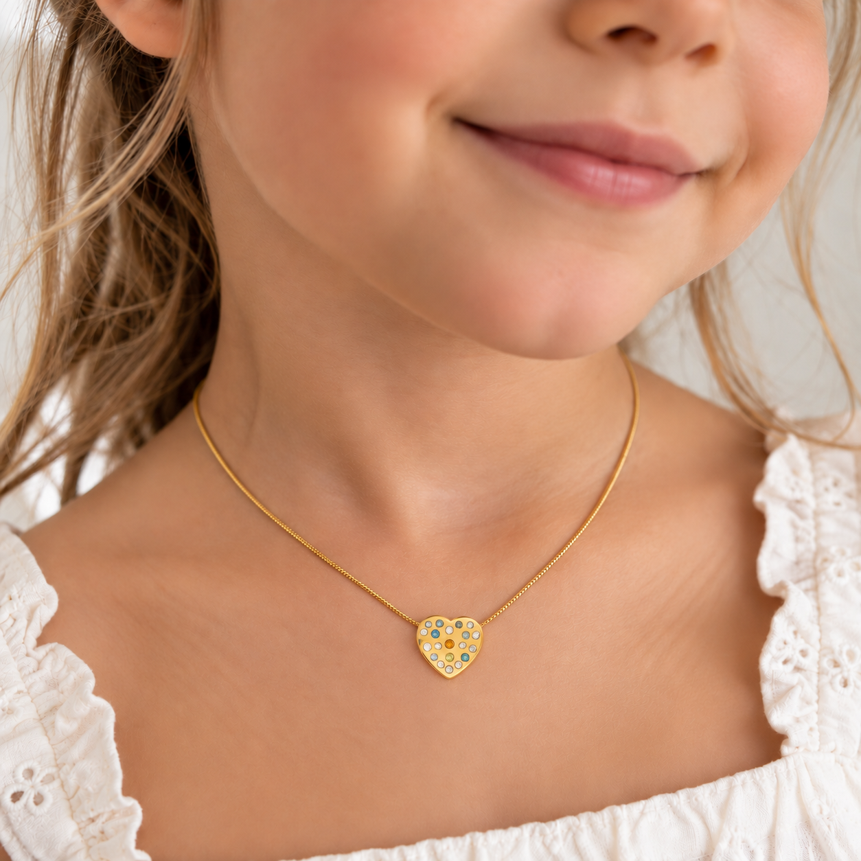 Collana in oro giallo cuore con gemme e diamantini_4